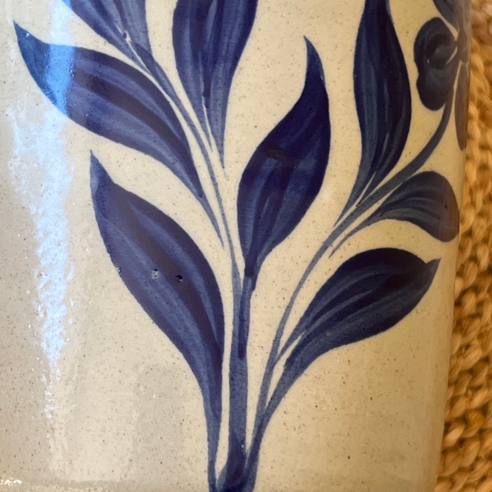 NEW Williamsburg pottery salt glazed cobalt blue leaf floral pitcher jug 6” tall - Picture 3 of 7